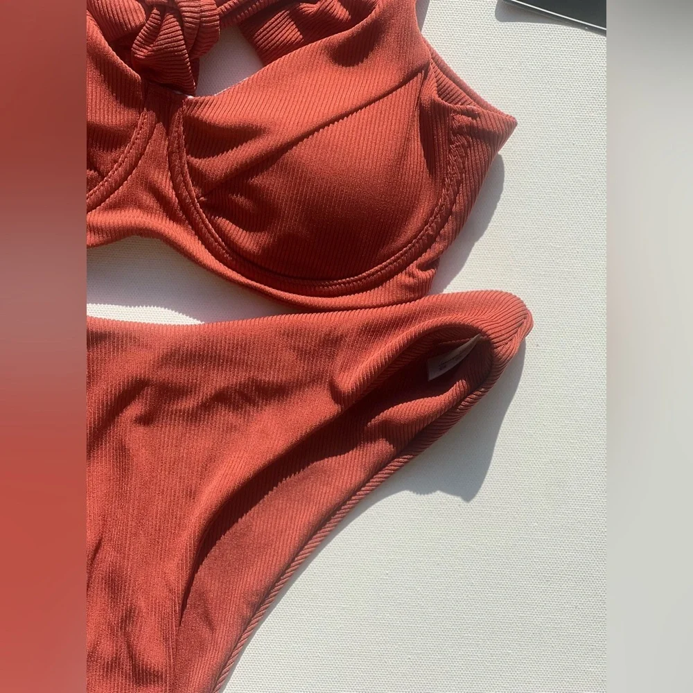 ZAFUL Underwire High Leg Ribbed Bikini With Temple Ombre NWT